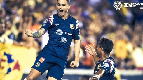 Nicolás Benedetti celebrando su anotación.