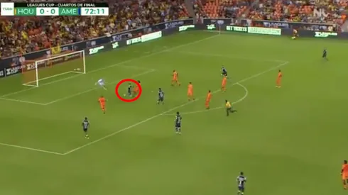 Nicolás Benedetti anotando el 0-1.