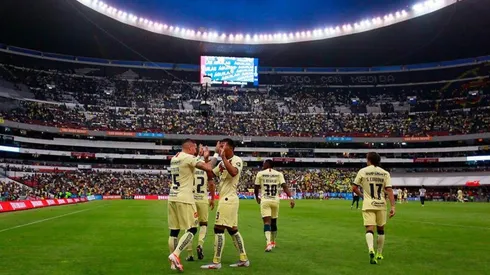 Jugadores de América en el Azteca.