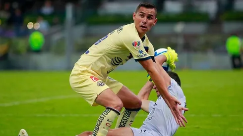 Paul Aguilar en el partido ante Rayados.