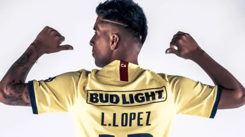 Leonel López con la playera de América