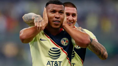 Roger Martínez junto a Nicolás Castillo.