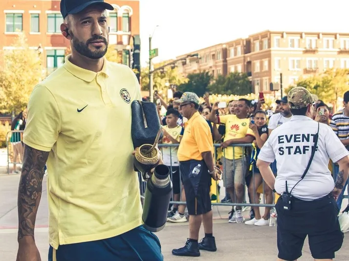 América llega al Toyota Stadium y "Piojo" confirma once inicial