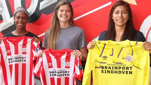 Santiago fue presentada este lunes junto a dos jugadoras estadounidenses