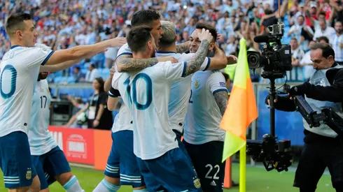 Argentina venció a Qatar y avanzó a Cuartos