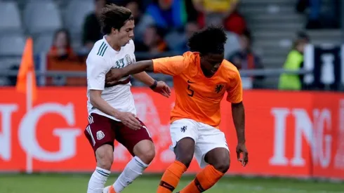 Sebastián Córdova con la Sub 21 de México.