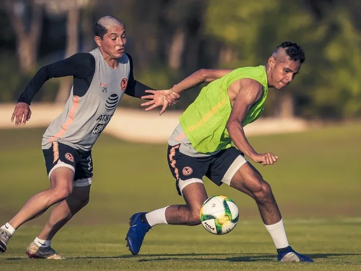 Novatada para los chavos en Playa del Carmen