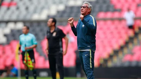Leonardo Cuéllar, entrenador de América Femenil.