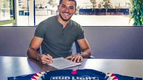 Henry Martín renovó hasta 2021