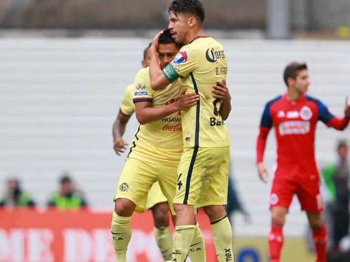 El autogol que se marcó Chivas al presentar a Oribe Peralta