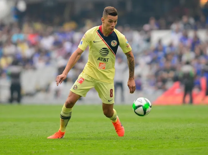 Boca vendría por Uribe si vende a Nández