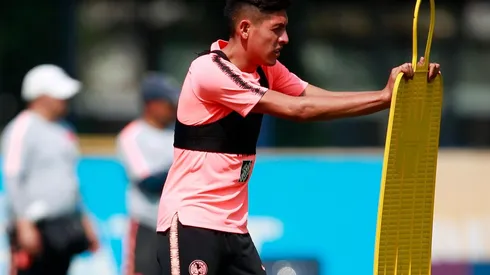 El defensor tendría como destino reencontrarse con Raúl Jiménez en Europa