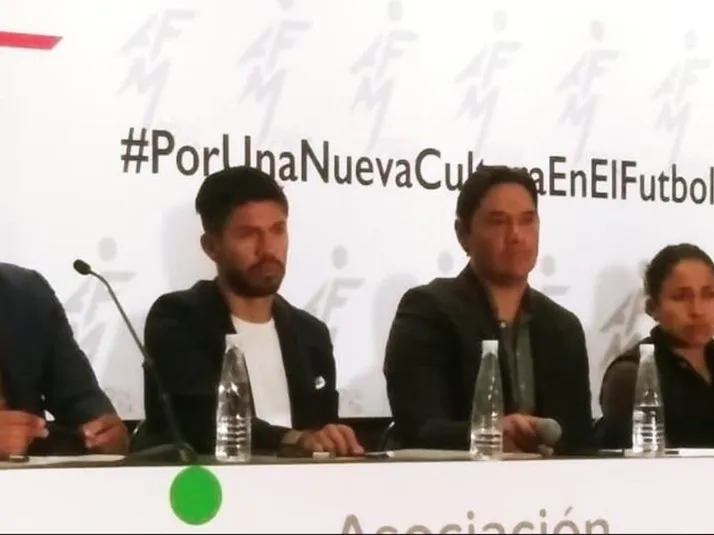 Oribe Peralta hace un llamado para que los futbolistas denuncien