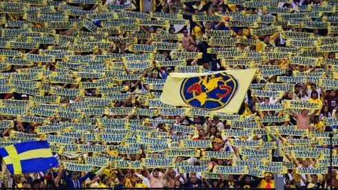 Afición de América en el partido ante Pumas.