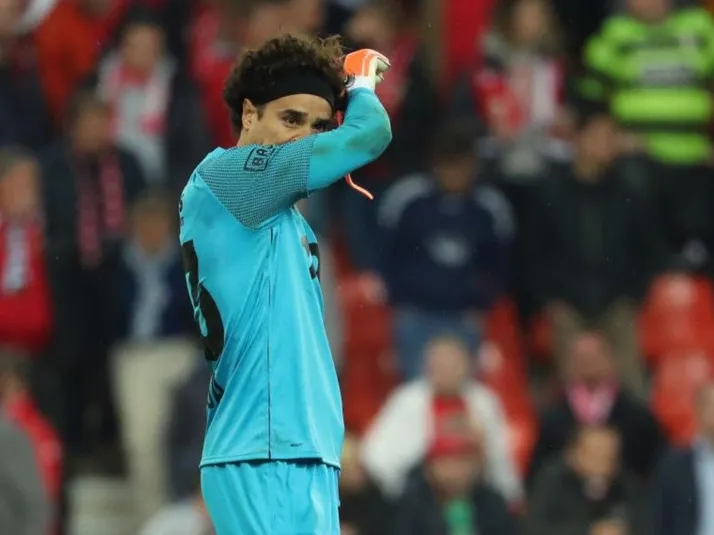 Standard Lieja quiere extender a largo plazo el contrato de Memo Ochoa