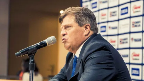 Miguel Herrera en conferencia de prensa.