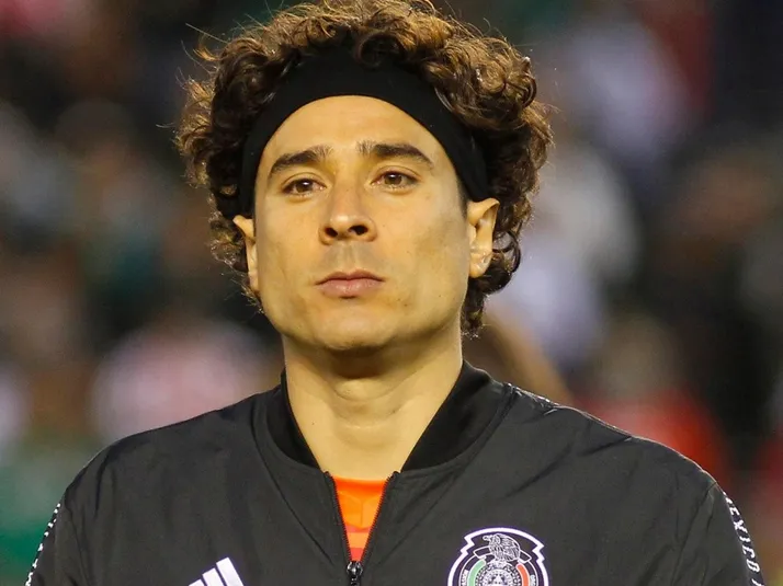 Standard Lieja bloquea la salida de Memo Ochoa