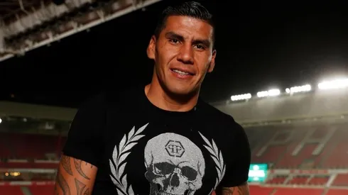 Carlos Salcido en el estadio del PSV.