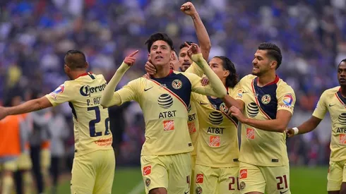 América enfrentando a Cruz Azul.