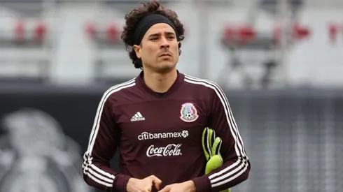 Guillermo Ochoa con la Selección Mexicana.