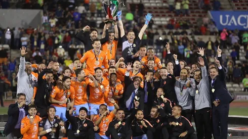 Los capitanes del América levantaron el trofeo de Copa