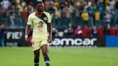 Renato Ibarra en el partido frente al Atlas.