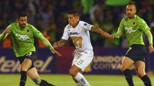FC Juárez enfrentando a Pumas en Copa MX.