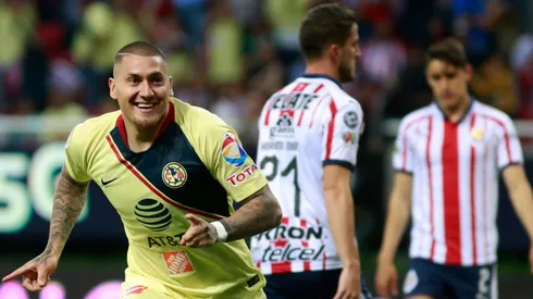 Nicolás Castillo celebrando el 1-0.