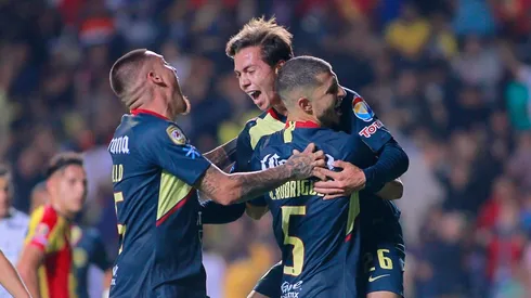 América celebrando la anotación de Francisco Córdova.