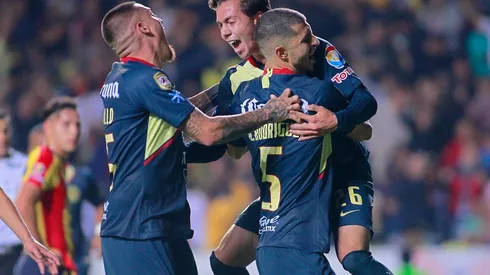 Castillo participó en el festejo del empate en Morelia y cayó muy bien en la afición azulcrema