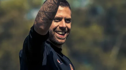 Ménez no terminó el entrenamiento de hoy por una fatiga muscular.