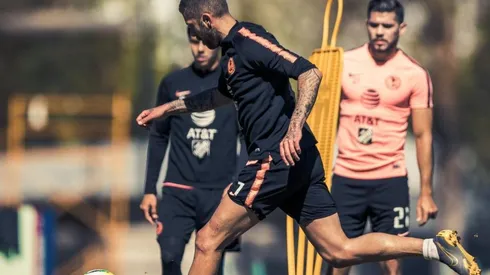 Ménez se lució con una definición de lujo en Coapa.