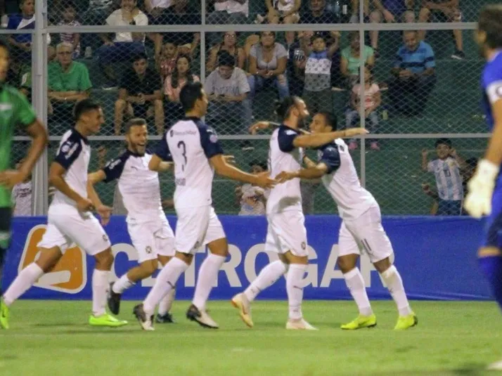 Cecilio Domínguez anotó un verdadero golazo en Argentina