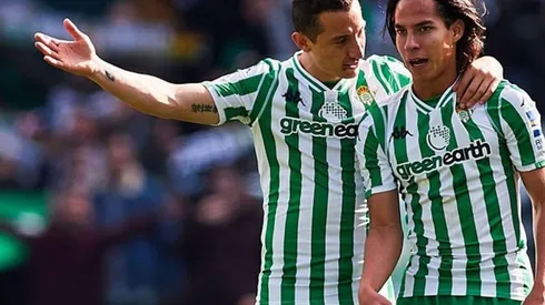 Guardado conversando con Lainez.