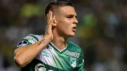 El volante de 21 años llega por cuatro años al Más Grande