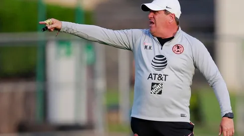 Miguel Herrera espera por la llegada de refuerzos.