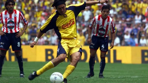 Zamorano celebró los 18 años de su debut con el América.
