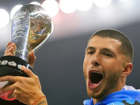 Guido Rodríguez es nombrado como el mejor del torneo