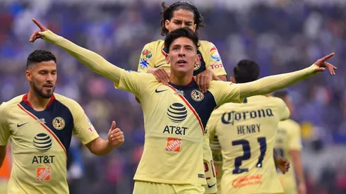 Edson Álvarez destaca en el equipo de la semana de FIFA 19.
