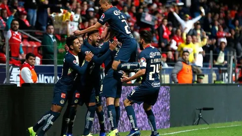 Mientras muchos apoyaban al equipo, otros discutían