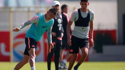 Edson Álvarez no es considerado como titular por Miguel Herrera.