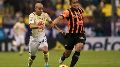 Diego Lainez debutó en marzo de 2017.