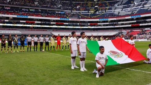 El pasto híbrido del Azteca ha sufrido mucho este semestre