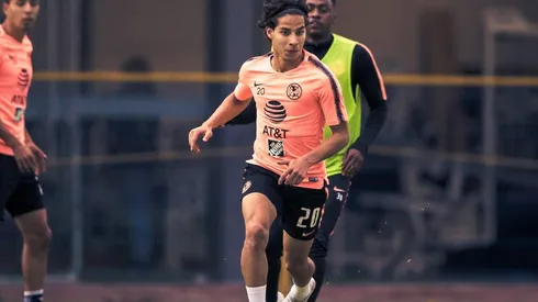 Lainez abandonó el entrenamiento lesionado en Coapa.