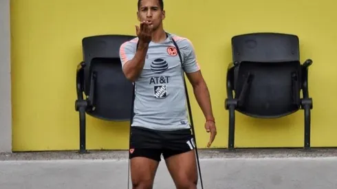 Cecilio Domínguez cantó El Rey en Coapa.