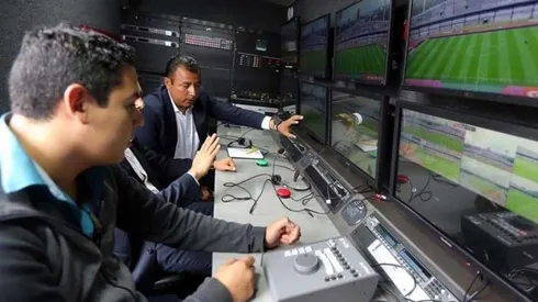 América recibió capacitación para el VAR.