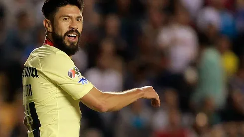 Santiago Baños defendió a Oribe Peralta de las críticas.