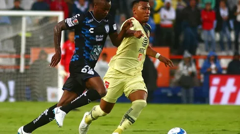 A Roger Martínez le dicen "Chapulín" por Romario.