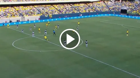 Illian Hernández convirtió un gran gol ante Aston Villa