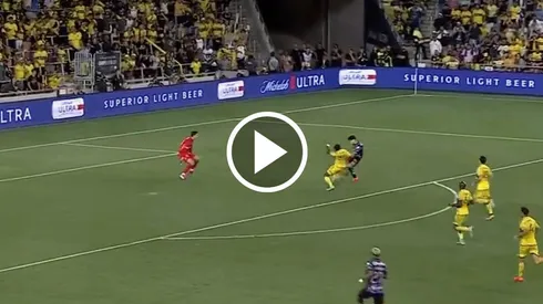 El golazo de Víctor Dávila contra Columbus Crew